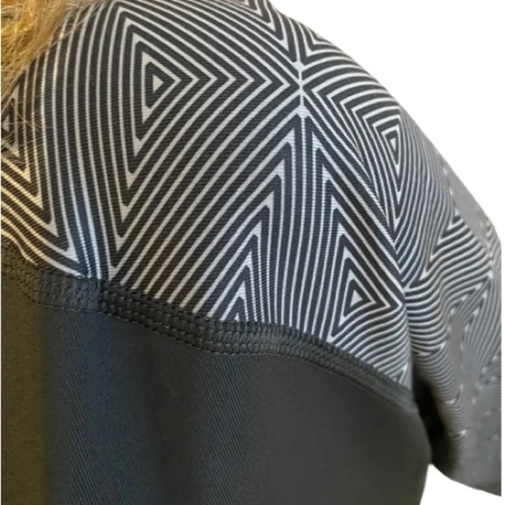 Nike Pro Livestrong Large 1/2 Zip Stretch Running / Golf Pullover NWT FIRM